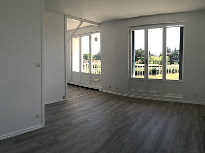 STUDIO A LOUER - DECINES CHARPIEU Berthaudieres - 31.83 m2 - 461 &euro; charges comprises par mois