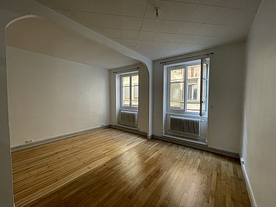 APPARTEMENT T3 A LOUER - LYON 4EME ARRONDISSEMENT Place Croix Rousse-Austerlitz - 67.51 m2 - 1027€ charges comprises par mois