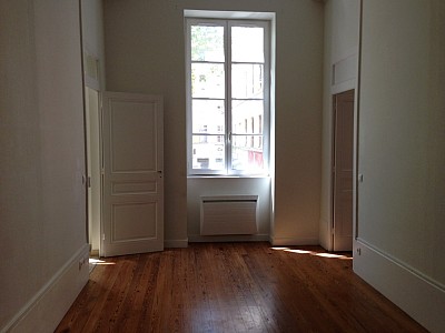 APPARTEMENT T3 A LOUER - LYON 4EME ARRONDISSEMENT Grande Rue-Bertone - 61 m2 - 824 € charges comprises par mois