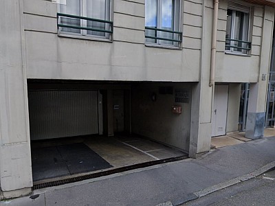 GARAGE A LOUER - CALUIRE ET CUIRE Coste-Croix-Rousse - 133€ charges comprises par mois