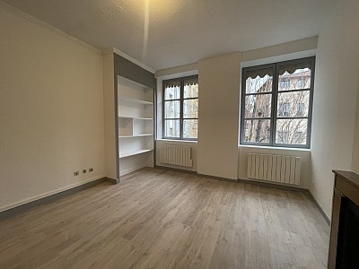 APPARTEMENT T5 A LOUER - LYON 1ER ARRONDISSEMENT Annonciade-Saint-Benoit - 72.23 m2 - 1300€ charges comprises par mois