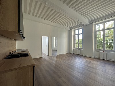 APPARTEMENT T3 A LOUER - LYON 1ER ARRONDISSEMENT Annonciade-Saint-Benoit - 61.03 m2 - 1335€ charges comprises par mois