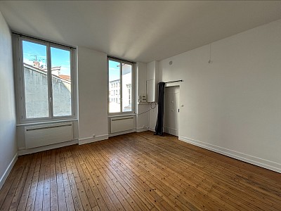 APPARTEMENT T2 A LOUER - LYON 4EME ARRONDISSEMENT Grande Rue-Bertone - 54.73 m2 - 928,57€ charges comprises par mois