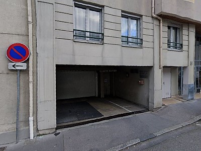 GARAGE A LOUER - CALUIRE ET CUIRE Coste-Croix-Rousse - 153 € charges comprises par mois