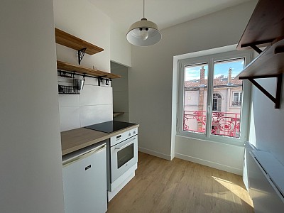 APPARTEMENT T2 A LOUER - LYON 2EME ARRONDISSEMENT La Bourse-Grenette - 46.43 m2 - 940 € charges comprises par mois