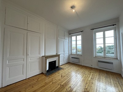 STUDIO A LOUER - LYON 1ER ARRONDISSEMENT Normale-Chartreux - 45.09 m2 - 850 € charges comprises par mois