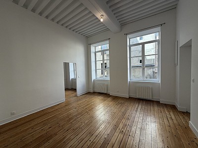 APPARTEMENT T2 A LOUER - LYON 4EME ARRONDISSEMENT Grande Rue-Bertone - 50.9 m2 - 950 &euro; charges comprises par mois
