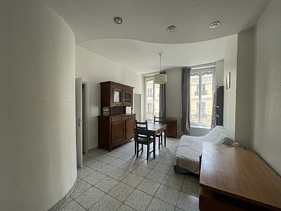 STUDIO A LOUER - LYON 1ER ARRONDISSEMENT Mairie-Martiniere - 36.62 m2 - 700 &euro; charges comprises par mois