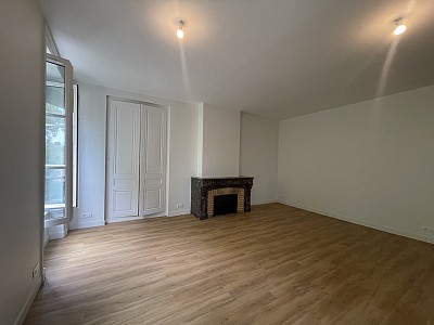 APPARTEMENT T3 A LOUER - LYON 7EME ARRONDISSEMENT Pasteur - 77.86 m2 - 1 380 &euro; charges comprises par mois