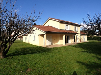 VILLA A LOUER - MONTANAY - 187.88 m2 - 2 089 &euro; charges comprises par mois