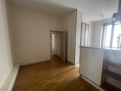 APPARTEMENT T3 A LOUER - LYON 4EME ARRONDISSEMENT Place Croix Rousse-Austerlitz - 46.46 m2 - 689 &euro; charges comprises par mois