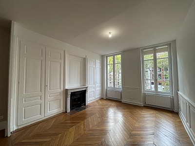 APPARTEMENT T3 A LOUER - LYON 4EME ARRONDISSEMENT Mairie-Tabareau - 80.48 m2 - 1 463 &euro; charges comprises par mois