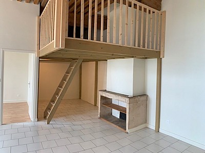 APPARTEMENT T2 A LOUER - LYON 1ER ARRONDISSEMENT Annonciade-Saint-Benoit - 69 m2 - 1116 € charges comprises par mois