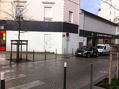 LOCAL COMMERCIAL A LOUER - VILLEURBANNE Bonnevay - 45 m2 - 1000 € HC par mois