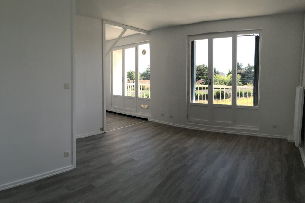 STUDIO A LOUER - DECINES CHARPIEU Berthaudieres - 31.83 m2 - 461 &euro; charges comprises par mois