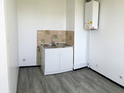 STUDIO A LOUER - DECINES CHARPIEU Berthaudieres - 31.83 m2 - 461 € charges comprises par mois