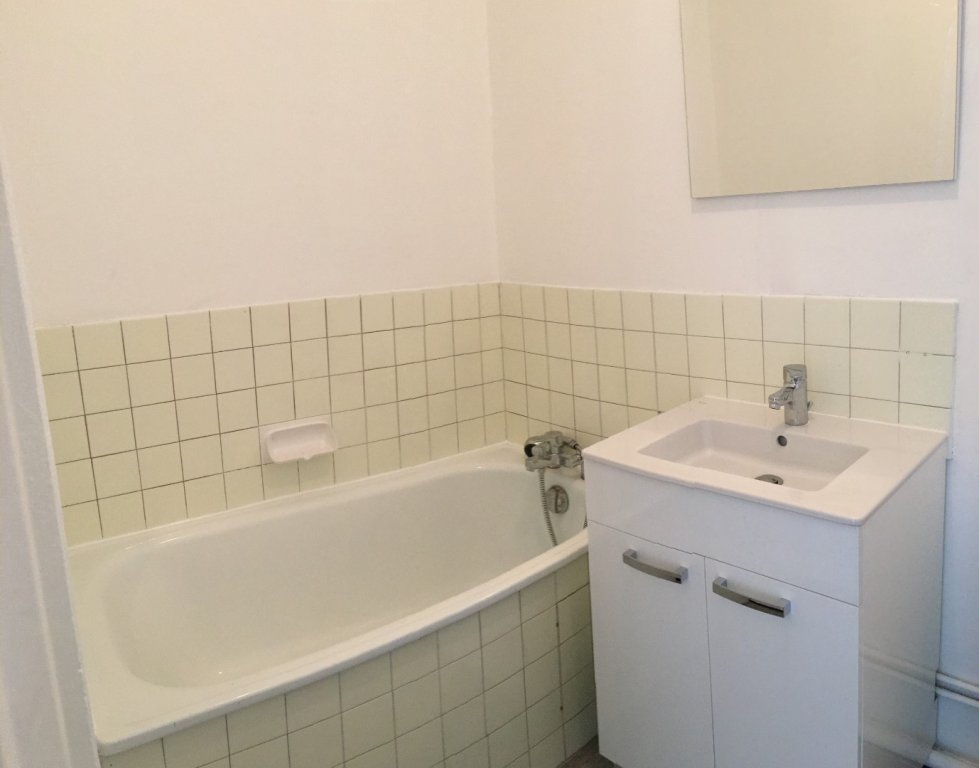 STUDIO A LOUER - DECINES CHARPIEU Berthaudieres - 31.83 m2 - 461 &euro; charges comprises par mois