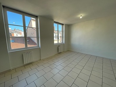 STUDIO A LOUER - LYON 1ER ARRONDISSEMENT Annonciade-Saint-Benoit - 34.07 m2 - 704 € charges comprises par mois