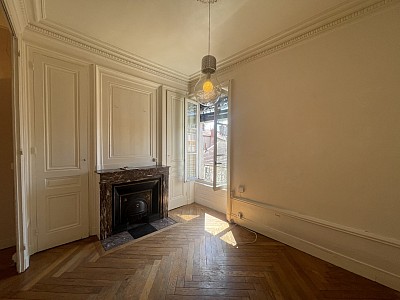 STUDIO A LOUER - LYON 1ER ARRONDISSEMENT Normale-Chartreux - 30.02 m2 - 546 € charges comprises par mois
