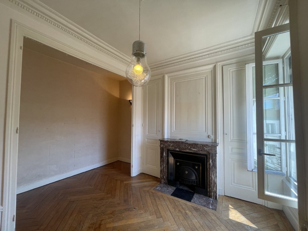STUDIO A LOUER - LYON 1ER ARRONDISSEMENT Normale-Chartreux - 30.02 m2 - 546 &euro; charges comprises par mois