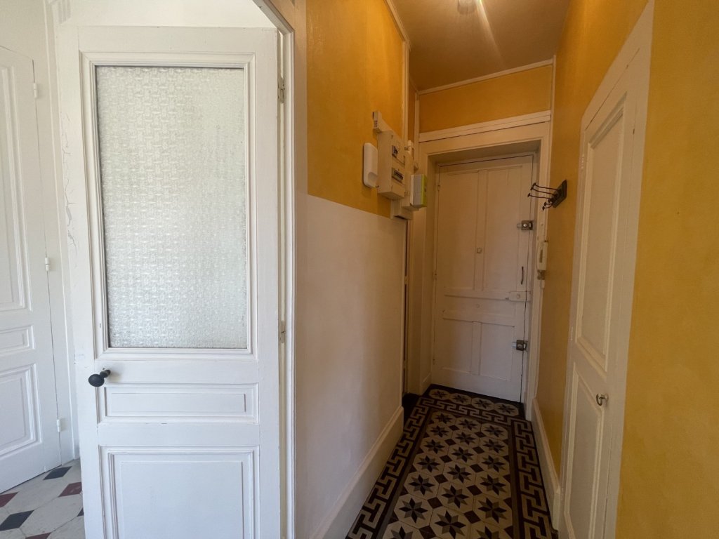 STUDIO A LOUER - LYON 1ER ARRONDISSEMENT Normale-Chartreux - 30.02 m2 - 546 &euro; charges comprises par mois