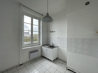 STUDIO A LOUER - LYON 1ER ARRONDISSEMENT Normale-Chartreux - 45.09 m2 - 850 € charges comprises par mois