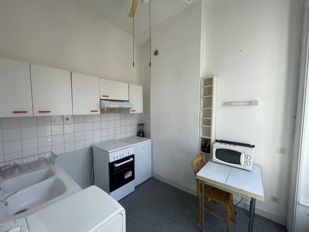 STUDIO A LOUER - LYON 1ER ARRONDISSEMENT Mairie-Martiniere - 36.62 m2 - 700 &euro; charges comprises par mois