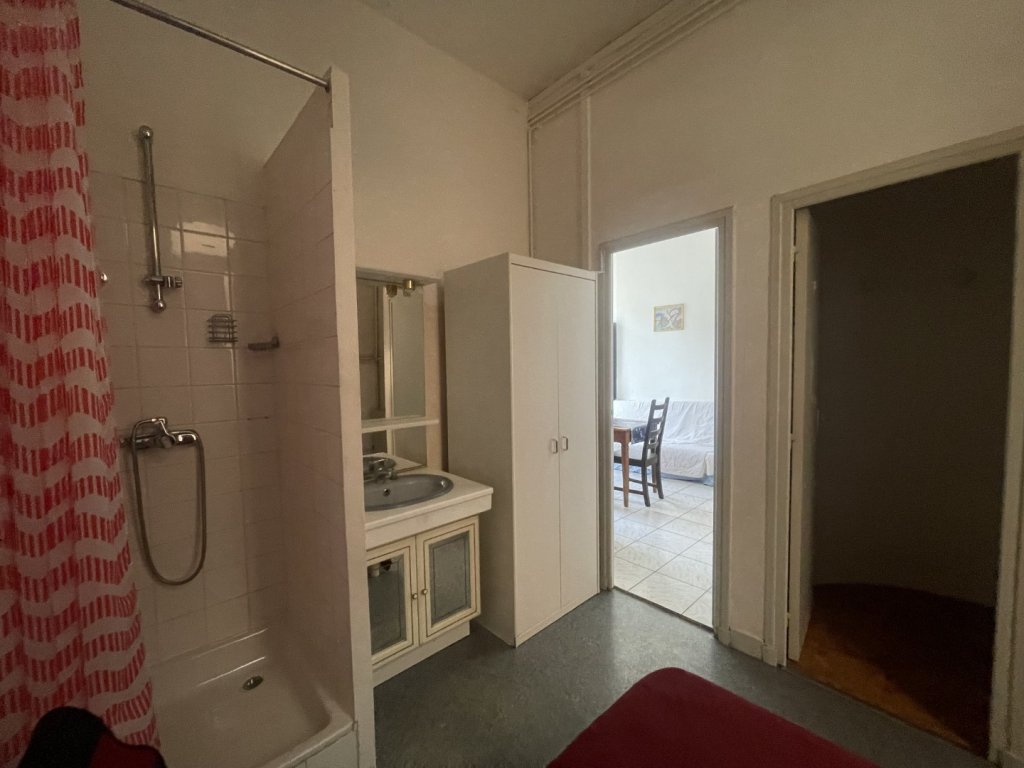 STUDIO A LOUER - LYON 1ER ARRONDISSEMENT Mairie-Martiniere - 36.62 m2 - 700 &euro; charges comprises par mois