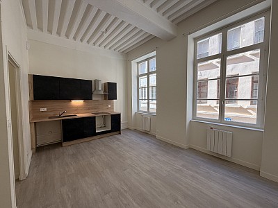 STUDIO A LOUER - LYON 1ER ARRONDISSEMENT Annonciade-Saint-Benoit - 30.49 m2 - 680 &euro; charges comprises par mois