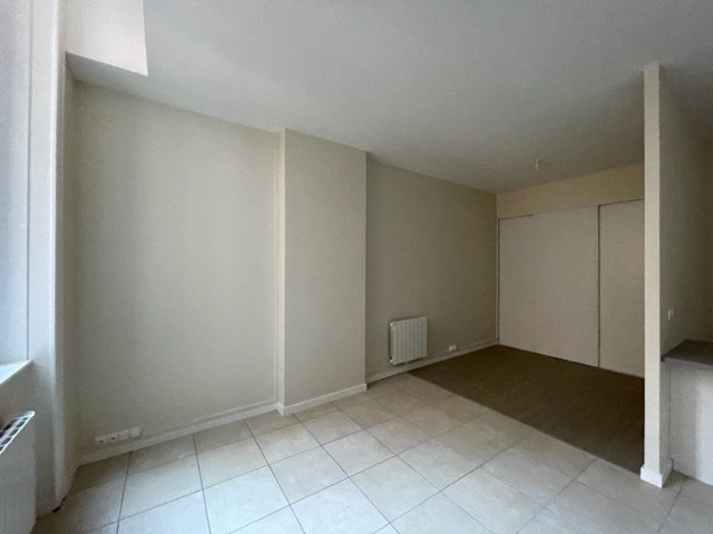 STUDIO A LOUER - LYON 4EME ARRONDISSEMENT Mairie-Tabareau - 42.85 m2 - 894,97�&euro; charges comprises par mois