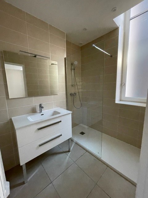 STUDIO A LOUER - LYON 4EME ARRONDISSEMENT Mairie-Tabareau - 42.85 m2 - 894,97�&euro; charges comprises par mois