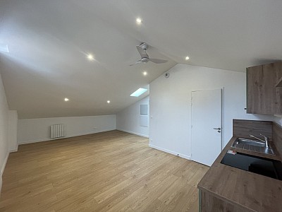 STUDIO A LOUER - LYON 4EME ARRONDISSEMENT Cuire Canuts - 31.49 m2 - 750 &euro; charges comprises par mois