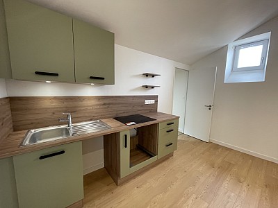 STUDIO A LOUER - LYON 4EME ARRONDISSEMENT Cuire Canuts - 31.49 m2 - 750 &euro; charges comprises par mois