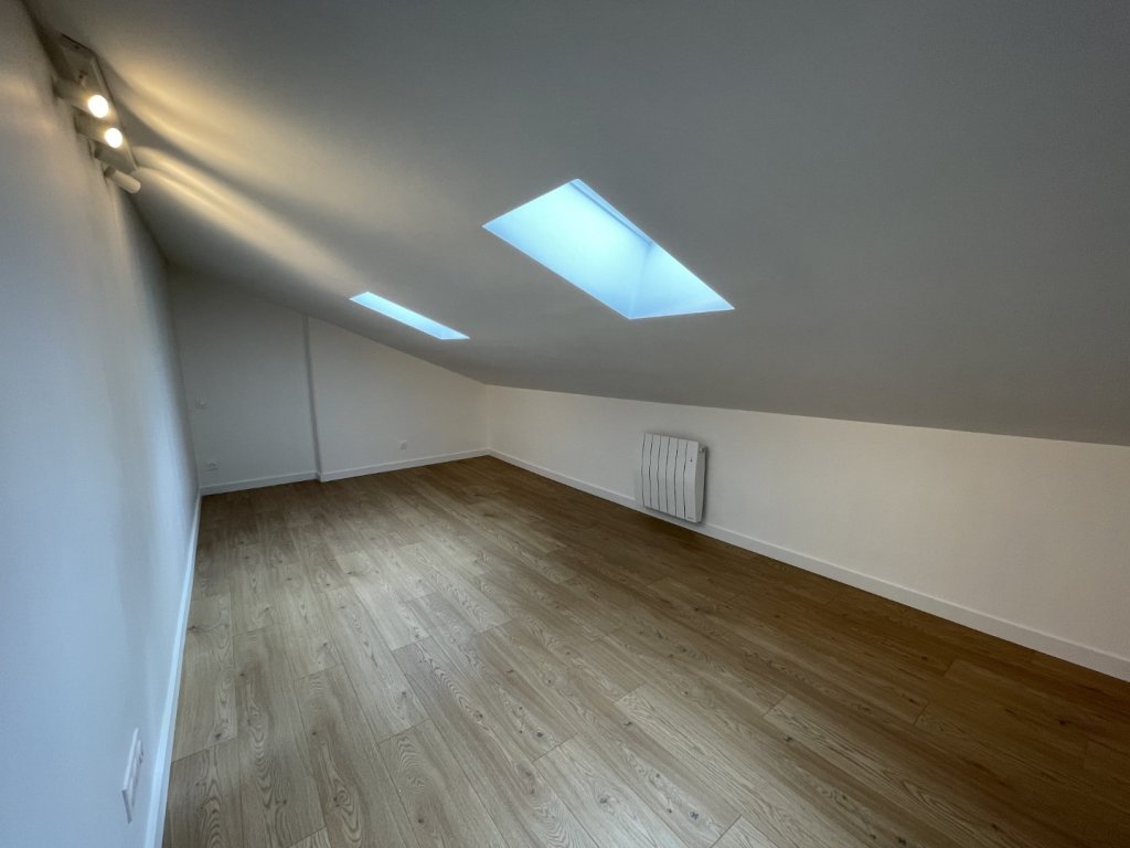 STUDIO A LOUER - LYON 4EME ARRONDISSEMENT Cuire Canuts - 31.49 m2 - 750 &euro; charges comprises par mois