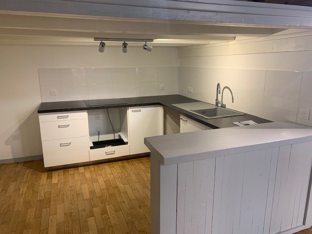 STUDIO A LOUER - LYON 4EME ARRONDISSEMENT Place Croix Rousse-Austerlitz - 38.7 m2 - 791 &euro; charges comprises par mois