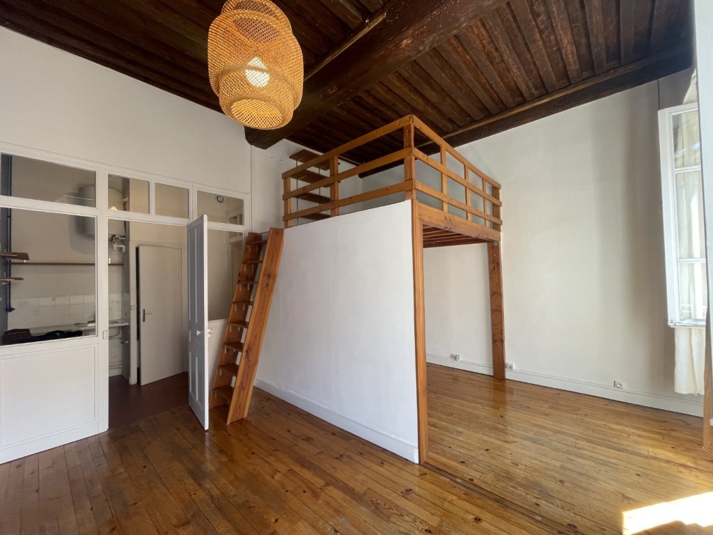 STUDIO A LOUER - LYON 4EME ARRONDISSEMENT Cdt Arnaud-Dumont d Urville - 32.22 m2 - 643 &euro; charges comprises par mois