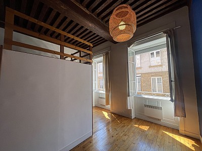 STUDIO A LOUER - LYON 4EME ARRONDISSEMENT Cdt Arnaud-Dumont d Urville - 32.22 m2 - 643 € charges comprises par mois