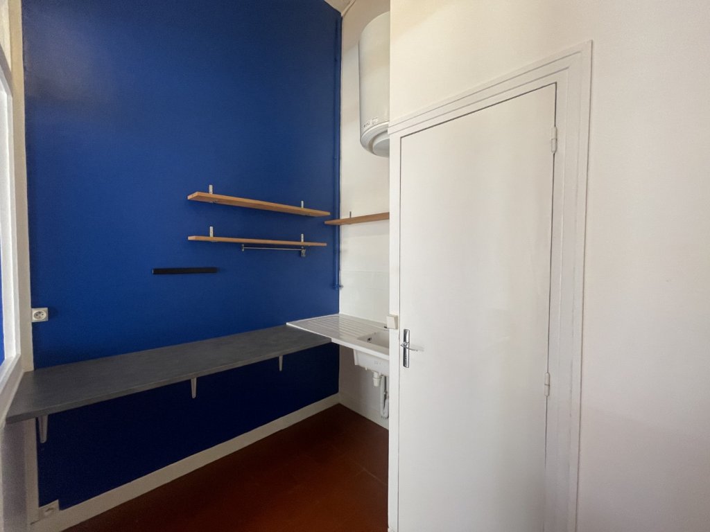 STUDIO A LOUER - LYON 4EME ARRONDISSEMENT Cdt Arnaud-Dumont d Urville - 32.22 m2 - 643 &euro; charges comprises par mois