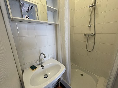 STUDIO A LOUER - LYON 4EME ARRONDISSEMENT Cdt Arnaud-Dumont d Urville - 32.22 m2 - 643 € charges comprises par mois
