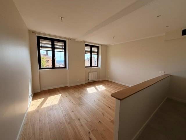 STUDIO A LOUER - LYON 4EME ARRONDISSEMENT Place Croix Rousse-Austerlitz - 32.02 m2 - 790 &euro; charges comprises par mois