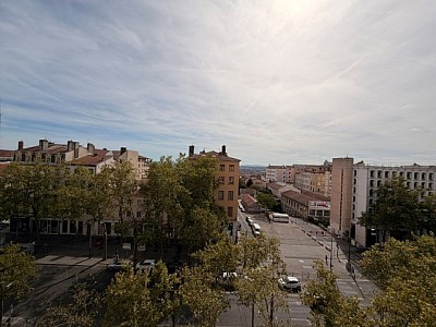 STUDIO A LOUER - LYON 4EME ARRONDISSEMENT Place Croix Rousse-Austerlitz - 32.02 m2 - 790 € charges comprises par mois