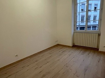STUDIO A LOUER - LYON 7EME ARRONDISSEMENT Saint-Michel - 32.04 m2 - 726 € charges comprises par mois