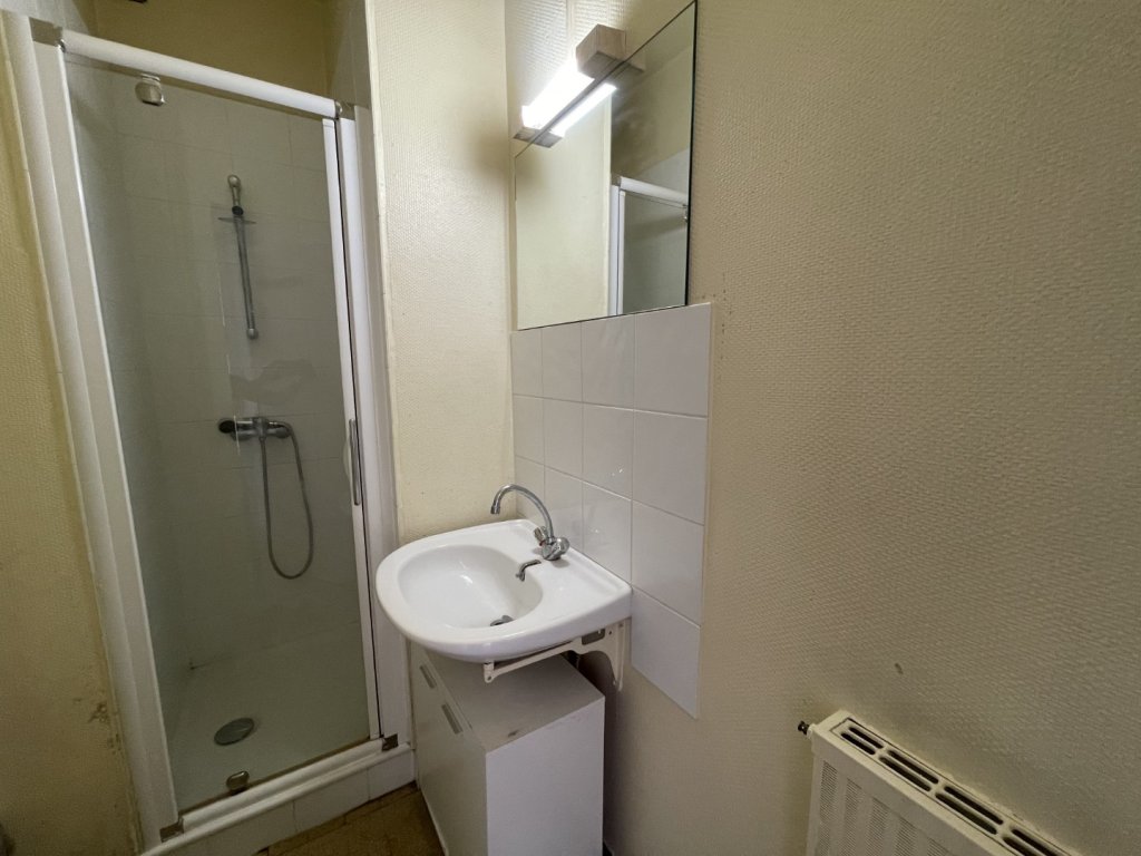 STUDIO A LOUER - VILLEURBANNE Espace-Central - 33.53 m2 - 510,32 &euro; charges comprises par mois