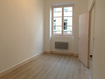 STUDIO A LOUER - LYON 4EME ARRONDISSEMENT Place Croix Rousse-Austerlitz - 23 m2 - 475 € charges comprises par mois