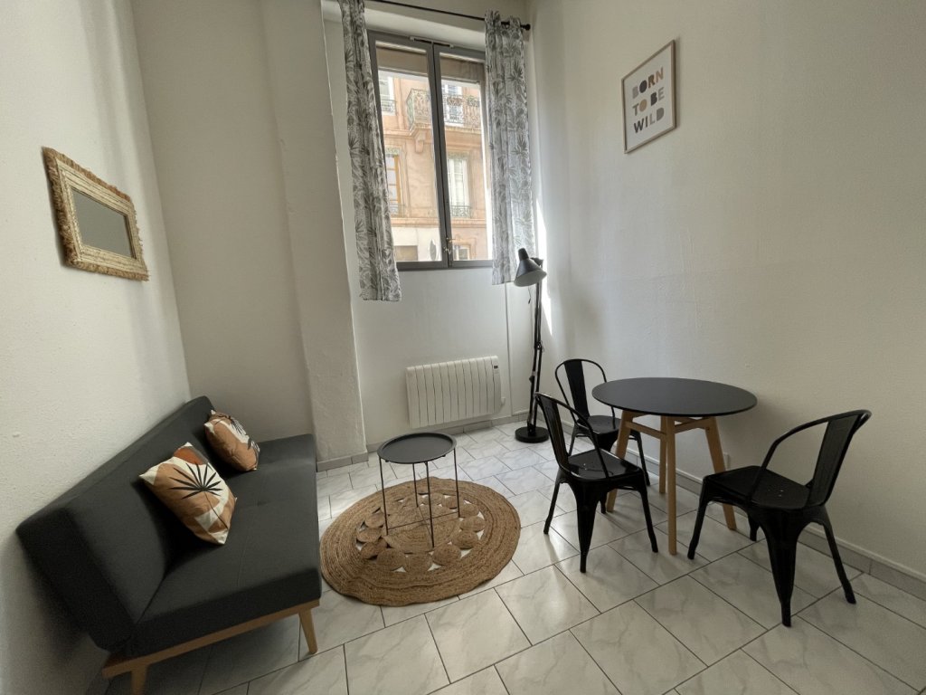 STUDIO A LOUER - LYON 7EME ARRONDISSEMENT Pasteur - 26.22 m2 - 625�&euro; charges comprises par mois