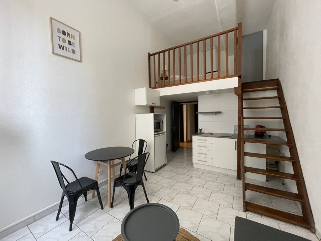 STUDIO A LOUER - LYON 7EME ARRONDISSEMENT Pasteur - 26.22 m2 - 625�&euro; charges comprises par mois