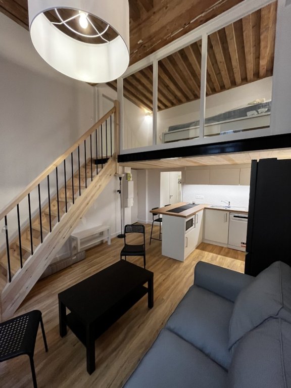 APPARTEMENT T2 A LOUER - LYON 1ER ARRONDISSEMENT Griffon-Royale - 36.9 m2 - 952 &euro; charges comprises par mois
