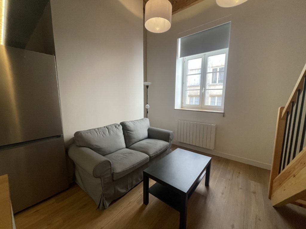 STUDIO A LOUER - LYON 1ER ARRONDISSEMENT Griffon-Royale - 25.61 m2 - 905�&euro; charges comprises par mois