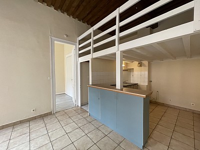 APPARTEMENT T2 A LOUER - LYON 1ER ARRONDISSEMENT Annonciade-Saint-Benoit - 51.13 m2 - 761 € charges comprises par mois