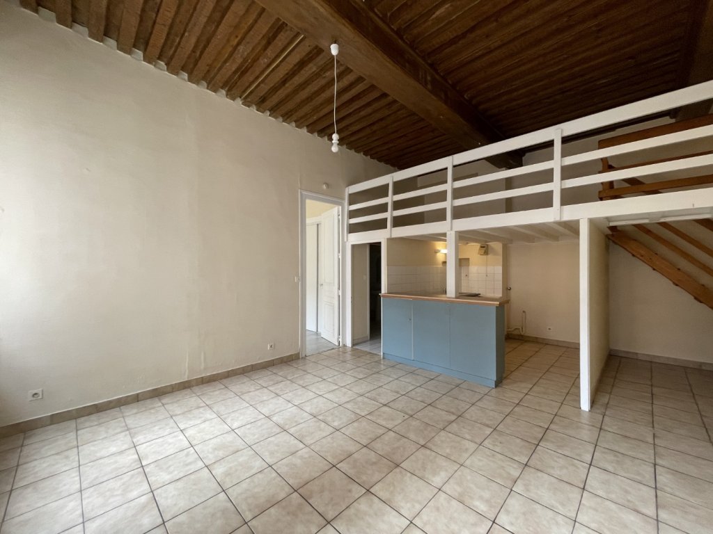APPARTEMENT T2 A LOUER - LYON 1ER ARRONDISSEMENT Annonciade-Saint-Benoit - 51.13 m2 - 761 &euro; charges comprises par mois